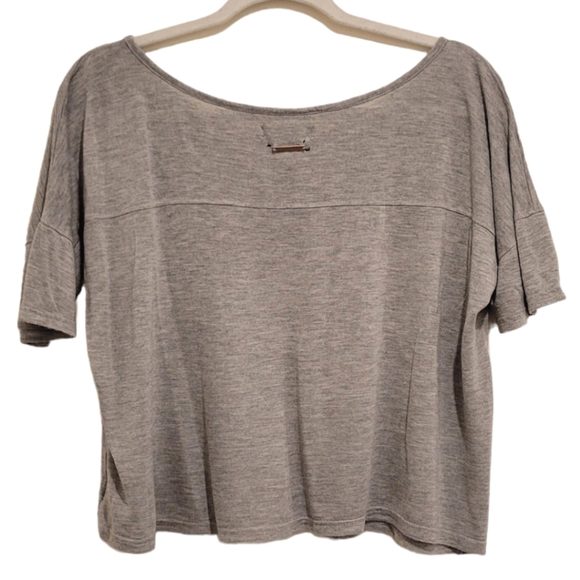 2/$18 Kendall and Kylie Gray Silver Crop Short Sleeve Top Loose Boxy Medium Tee - Picture 2 of 9
